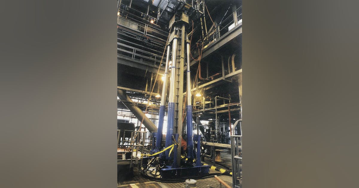 Spar's novel riser support system solves workover motion problems ...