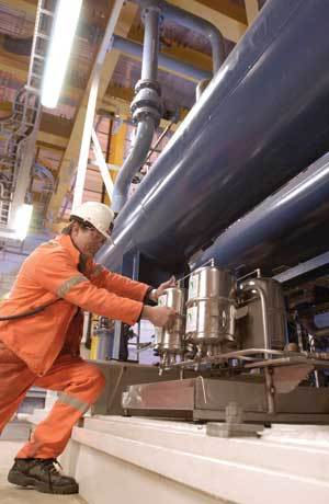 COMPRESSOR CLEANING Lube/hydraulic oil cleaning technique brings