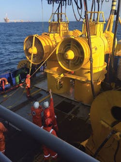 1704offglob P01 1704offglob P01