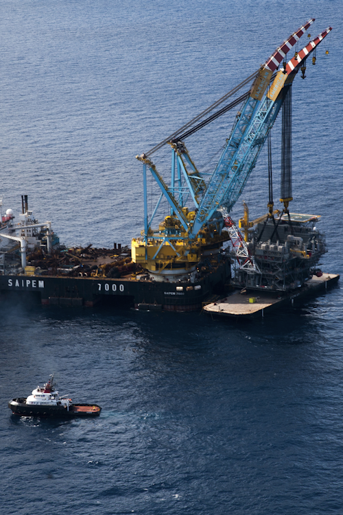 Crowley tugs deliver to Tubular Bells