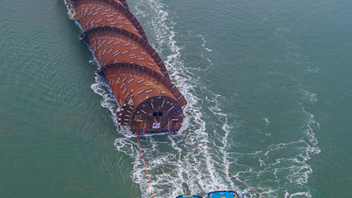 The hull of the Gulfstar One FPS is towed out to the deepwater Gulf of Mexico. (Photo source: Business Wire)