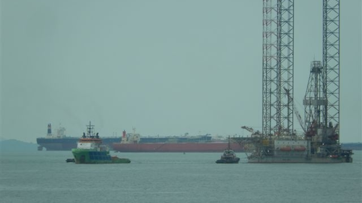 The Fairmount Summit tug has safely towed the West Ariel rig from Vietnam to Singapore.