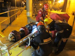 In subsea temperatures, a TDW crew executes an inline inspection on an offshore platform in the Bohai Sea. In subsea temperatures, a TDW crew executes an inline inspection on an offshore platform in the Bohai Sea.