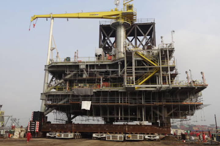 Content Dam Os En Articles 2016 06 Trailers Ease Nigerian Platform Topsides To Waiting Barge Leftcolumn Article Footerimage File
