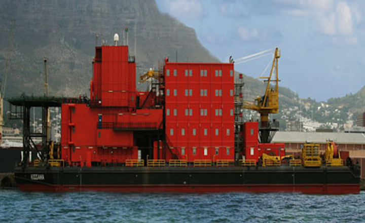 Kissama accommodation barge