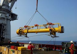 Subsea flangeless launcher Subsea flangeless launcher