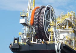 Royal IHC tandem mooring and offloading system for an FSO vessel Royal IHC tandem mooring and offloading system for an FSO vessel