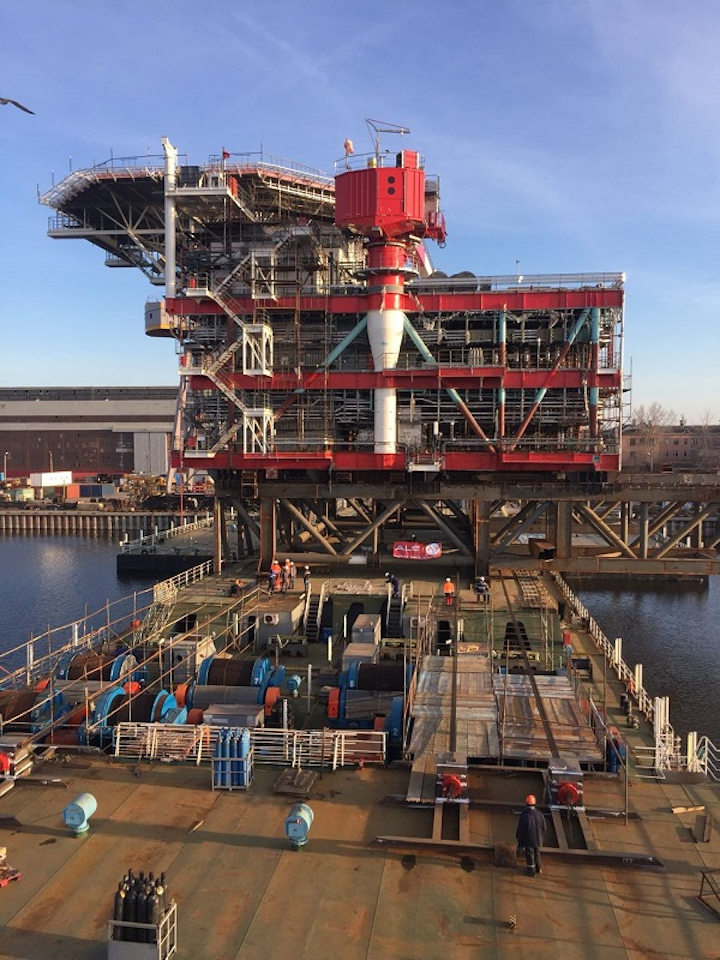 load-out of the 3,200-ton satellite platform topsides for Lukoil’s Korchagin oil field development