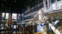 Ampelmann L-type gangway system