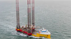 BigLift Barentsz transporting a jackup