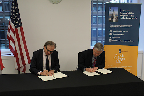 BOEM’s Acting Director Walter Cruickshank and the Consul General Dolph Hogewoning of The Netherlands sign MOU on offshore wind energy development.