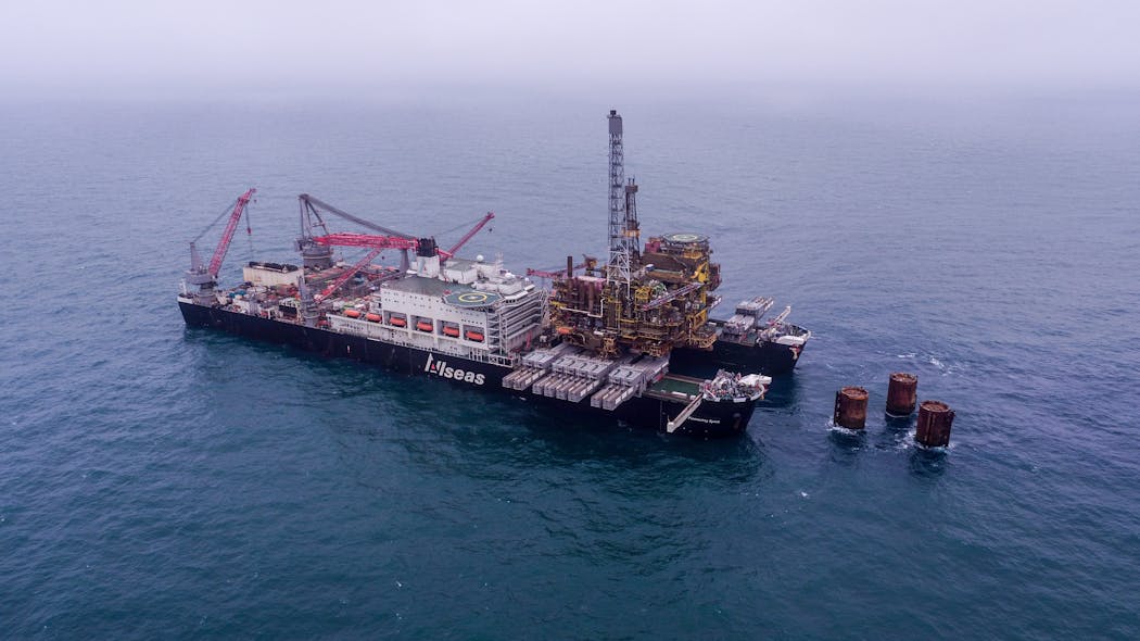 The Pioneering Spirit has removed the 25,000-ton topsides from Shell&rsquo;s Brent Bravo platform in the UK northern North Sea.