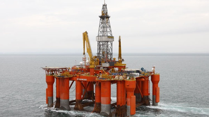 The semisubmersible drilling rig Blackford Dolphin.