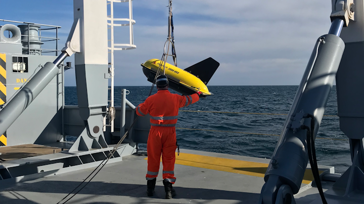 A towed side-scan sonar and sub-bottom profiler solution was deployed in the Black Sea.
