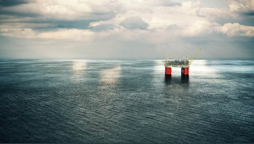The Mad Dog Phase 2 development plan includes a new semisubmersible floating production platform with the capacity to produce up to 140,000 b/d of crude oil from 14 production wells.