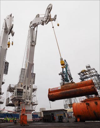 The new FibreTrac crane is designed to enable heavier lifting activities on a wider range of vessels.