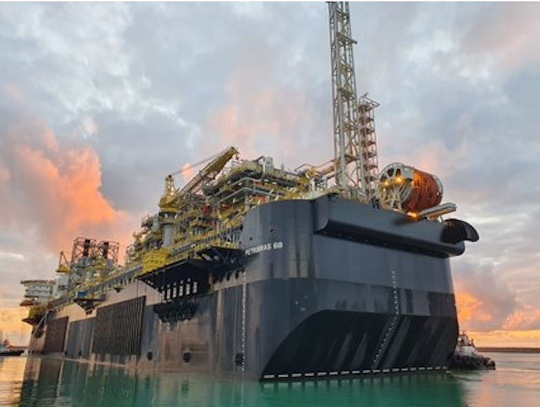 Latest Petrobras floater sailing to the Santos basin Offshore