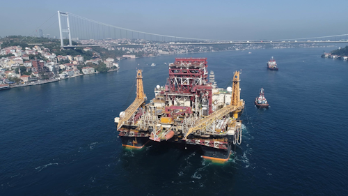 The Saipem semisubmersible Scarabeo 9 was selected due to its proven ability to lower its tower in order to pass through the Bosphorus Strait.
