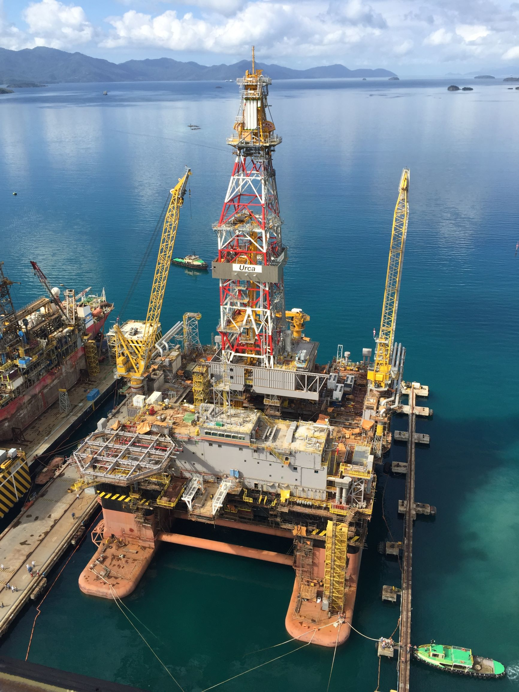 Keppel O&M is in discussions with Magni Partners on the terms to complete the construction of the semisubmersible drilling rigs Urca (pictured) and Frade, which are about 92% and 70% completed, respectively.