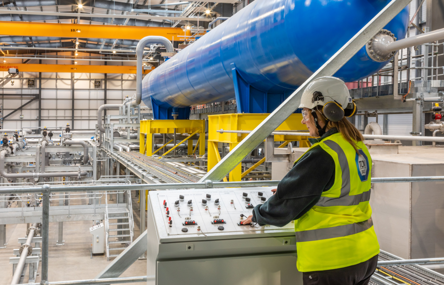 Equipment at the 1,600-sq m (17,222-sq ft) advanced multiphase facility include a full production-scale separator with an operating weight of 270 metric tons and an integrated subsea choke, with a capability to test a comprehensive range of flow meters.