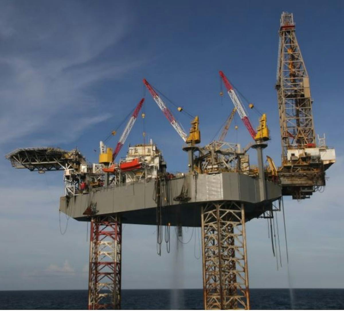 Shelf Drilling stacks two jackup drilling rigs | Offshore