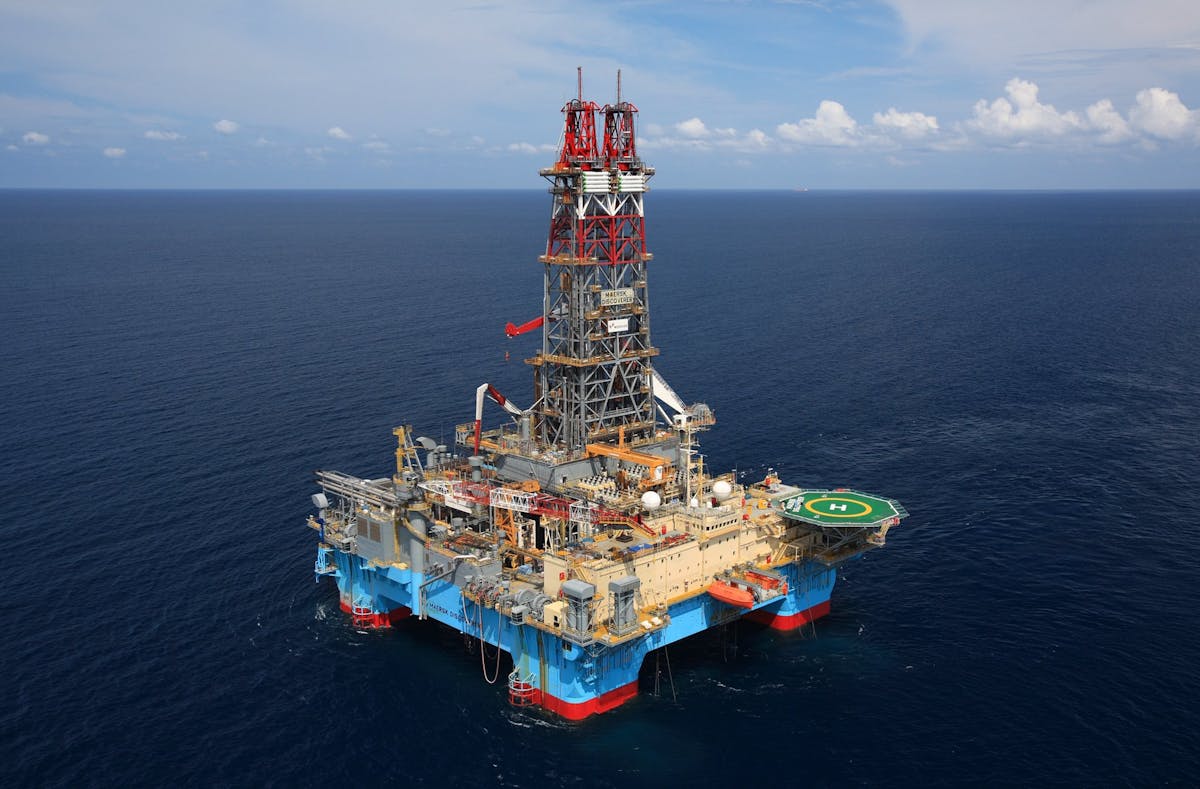The semisubmersible drilling rig Maersk Discoverer.