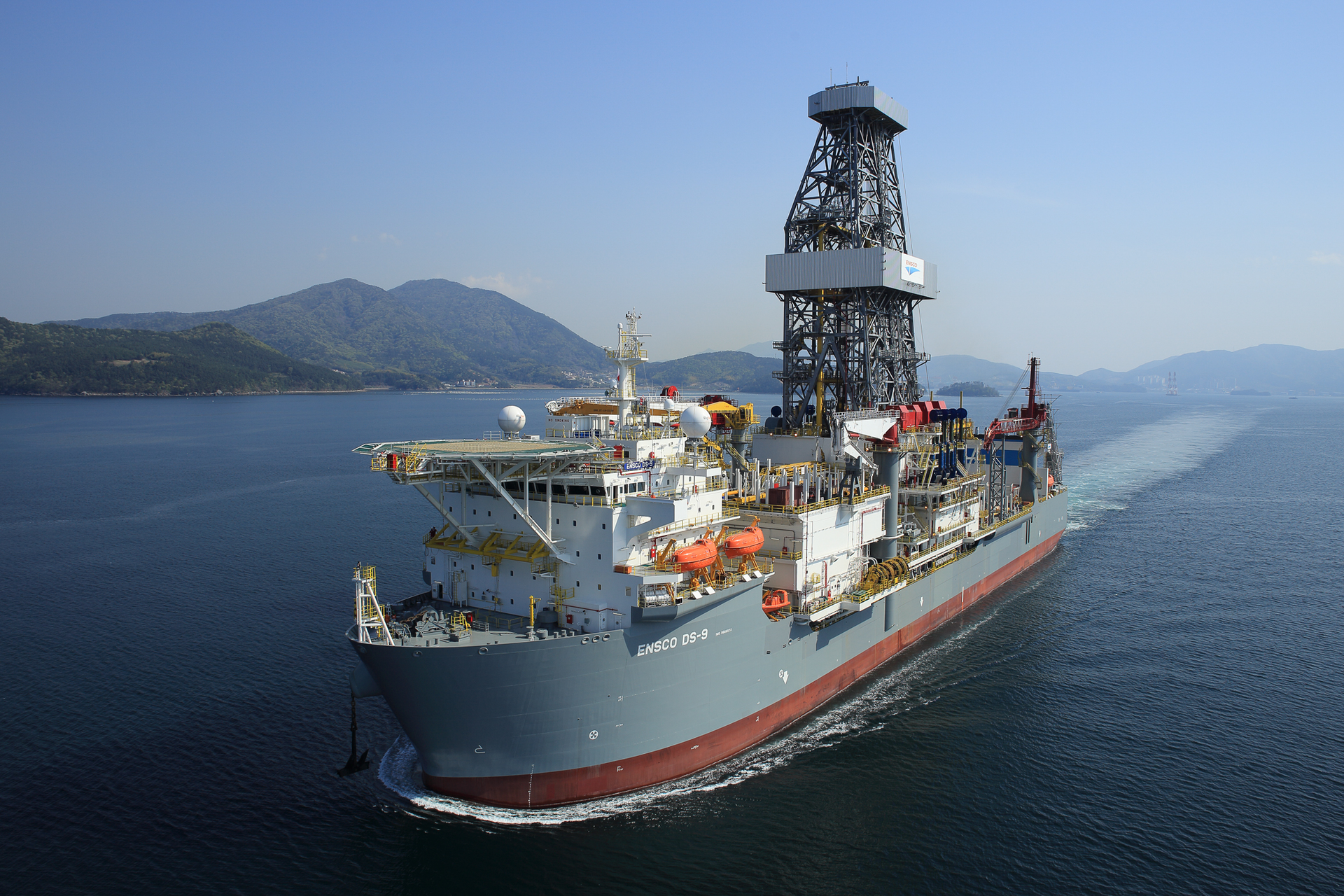 Weatherford crews successfully installed an integrated completion system aboard the drillship Ensco DS-9, shown departing for the Santos basin.