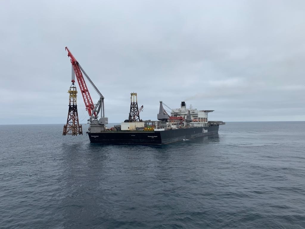 Twd Jacket Removal 5f3ac3ce2ddaf