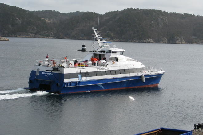 The crew boat Polar Piltun.