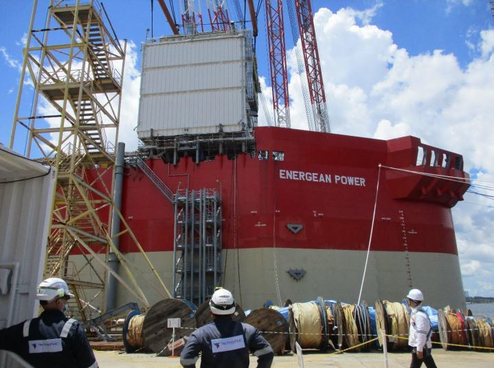 E-House lift onto the FPSO Energean Power hull in Singapore.