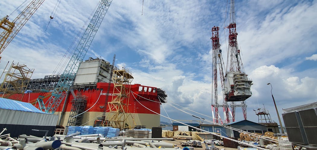 Living quarter module installation.