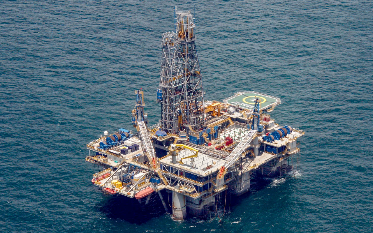 The semisubmersible drilling rig Noble Clyde Boudreaux.
