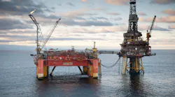 The main facilities are the bridge-linked Veslefrikk A steel wellhead platform (right) and the Veslefrikk B semisubmersible (left).