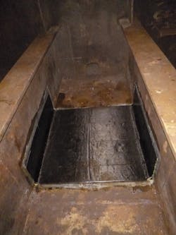 Repair of bottom plate by using carbon fiber-reinforced plastic. Repair of bottom plate by using carbon fiber-reinforced plastic.