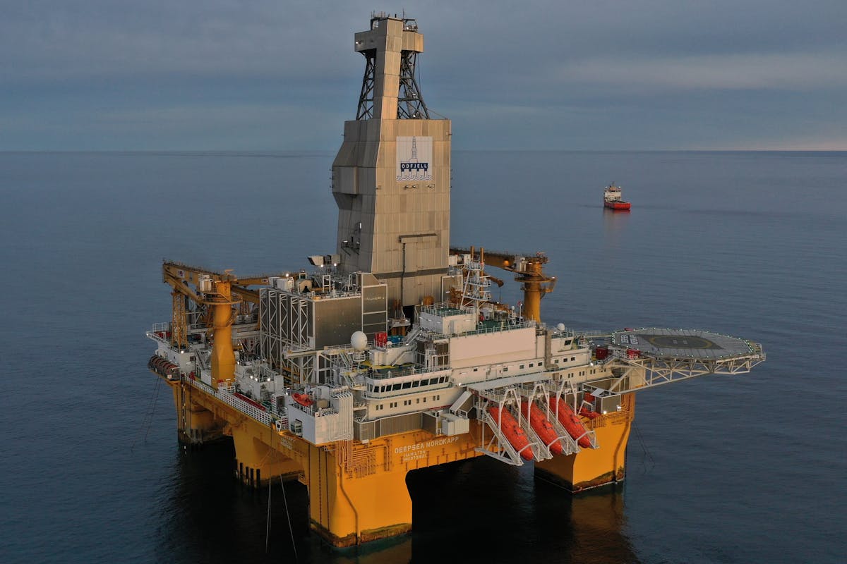 The semisubmersible drilling rig Deepsea Nordkapp.