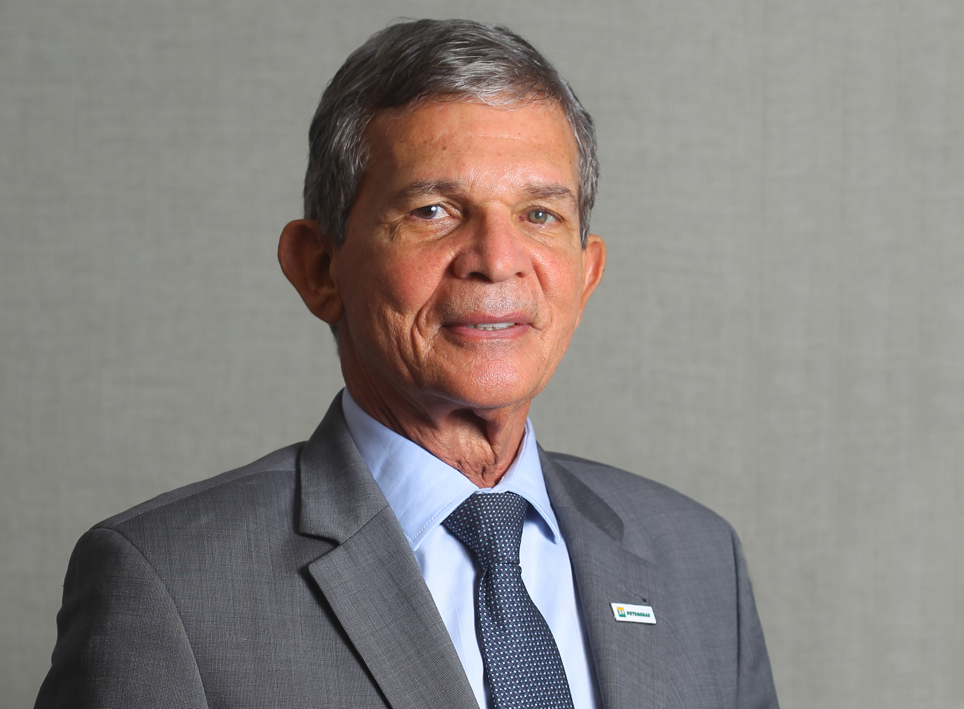 Joaquim Silva e Luna was the Brazilian General Director of Itaipu Binacional from February 2019 to April 2021. He is a reserve Army General and served in the Ministry of Defense from March 2014 to January 2019, as General Secretary of the Ministry and as Minister of Defense.