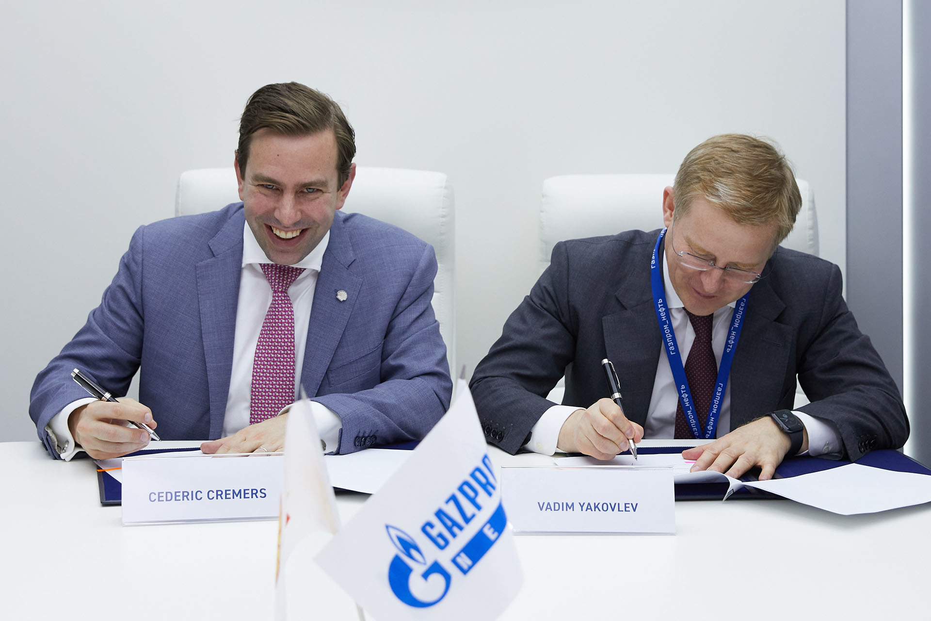 Gazprom Neft Shell 60be4cbad3f4a