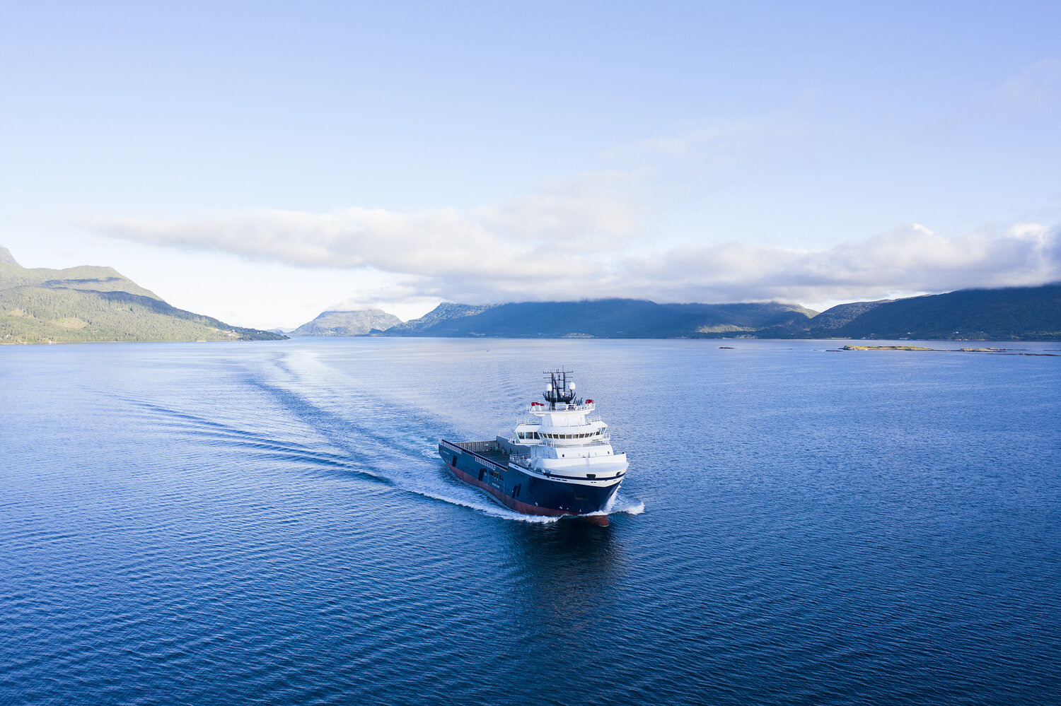 The platform supply vessel Island Discoverer.