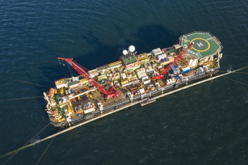In the Bay of Greifswald, two pipeline ends are connected on the pipelay vessel Castoro 10 in a procedure known as above-water tie-in.