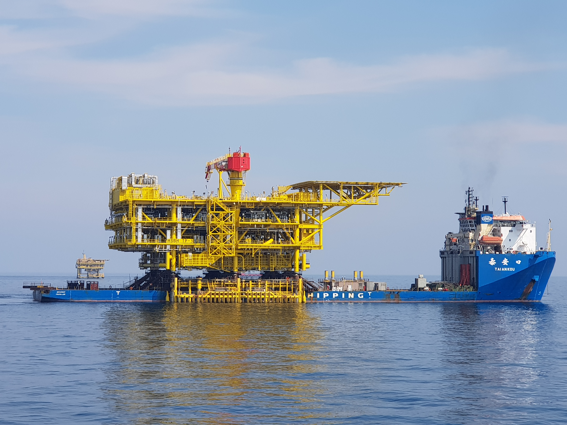 In recent years, Saudi Aramco has performed a number of floatover installations for platform integration, due to heavier topsides.