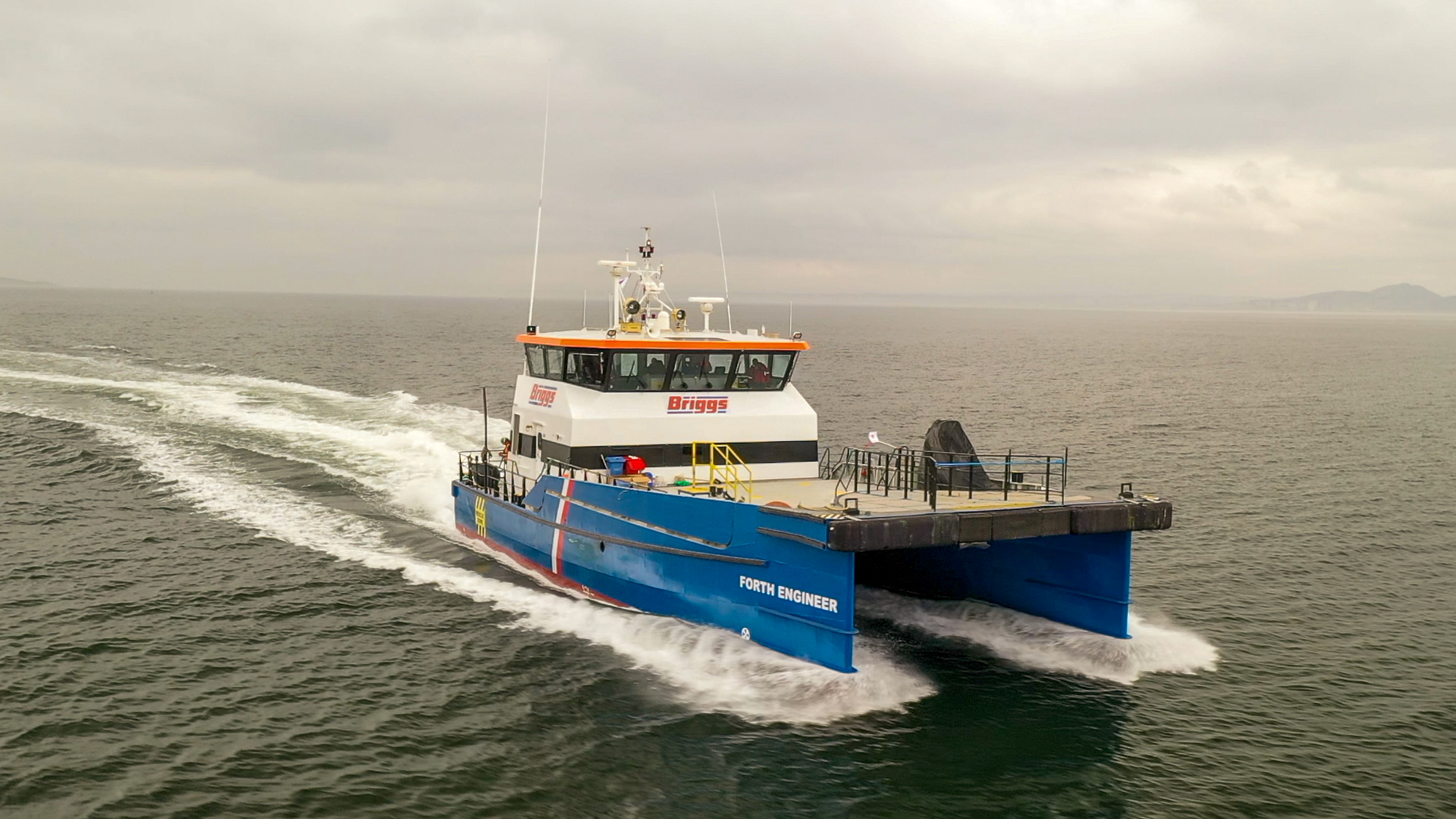 The crew transfer vessel Forth Engineer.
