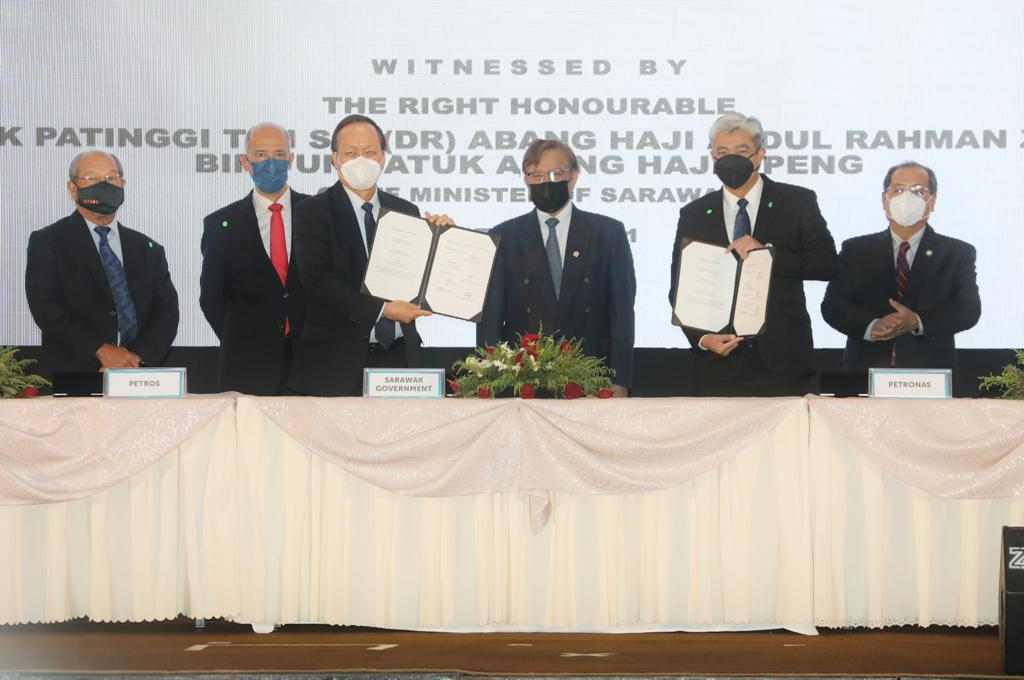 Petronas Mou Signing 61b8e93b7153e