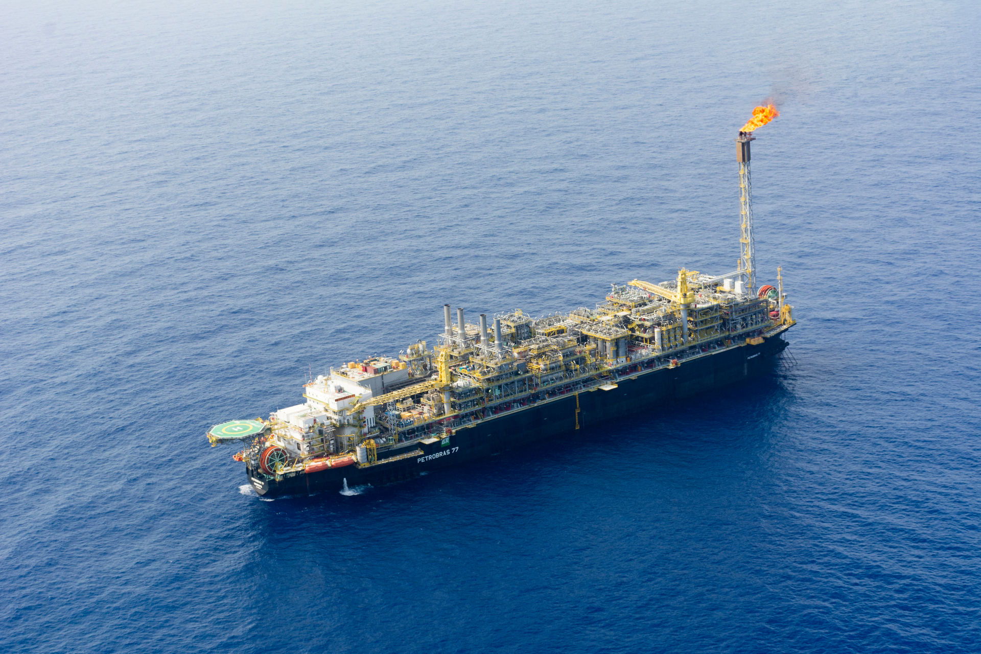 The FPSO P-77 operates at the B&uacute;zios field offshore Brazil.