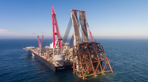 The Pioneering Spirit removes the Ninian Northern jacket with its new Jacket lift system.