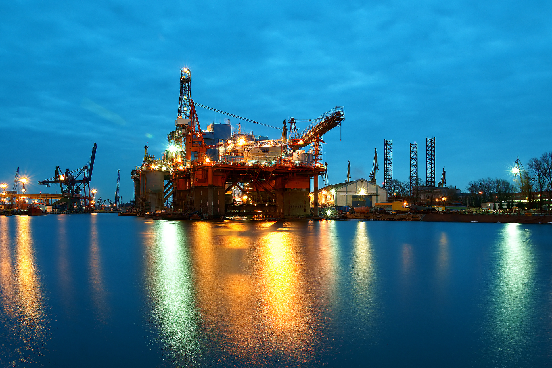 Offshore Drill Rig Shipyard Dreamstime M 18723214 6267fcf1ae10e