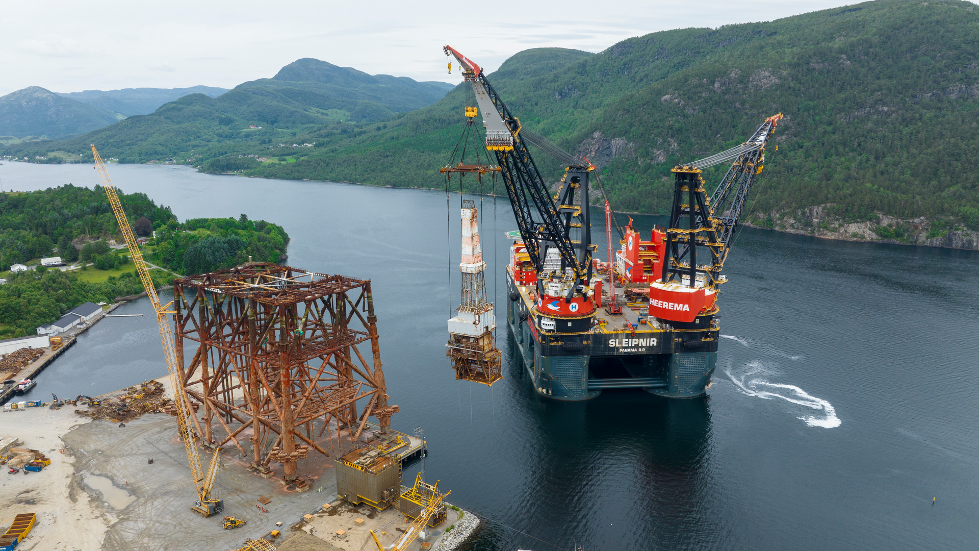 Offloading takes place at the AFOD Environmental Base in Vats, Norway.