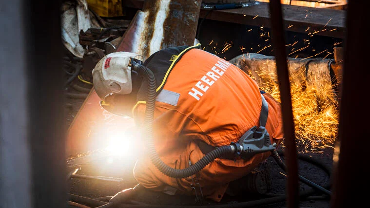 Heerema Awarded Decommissioning Contract For Woodside S Nganhurra Riser Turret Mooring 62df1ed4873e1