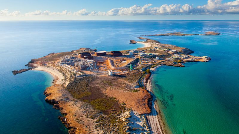 As part of new gas supply agreements, announced June 1, between Santos and Yara Australia, Santos will supply natural gas to Yara&rsquo;s liquid ammonia plant on Burrup Peninsula, and work with Yara to explore decarbonization opportunities in Western Australia including carbon, capture and storage.