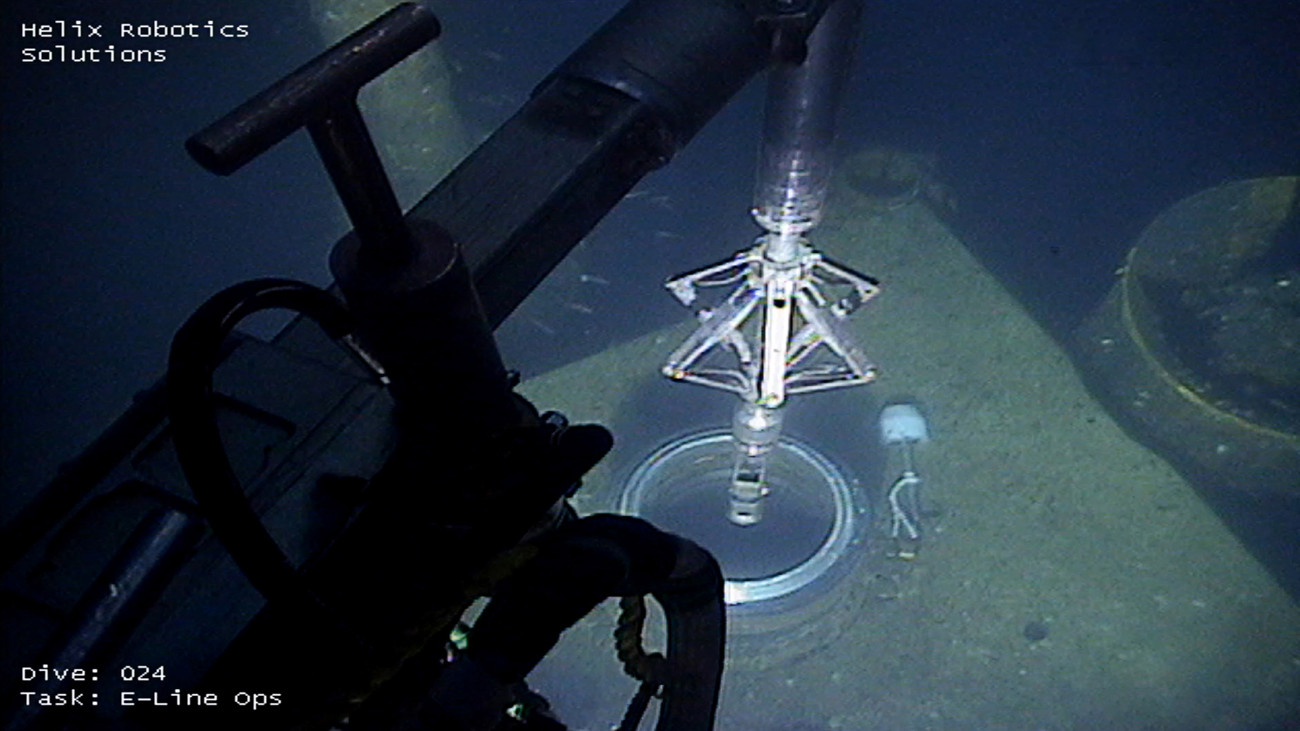 Dual-string barrier evaluation toolstring entering the wellbore.