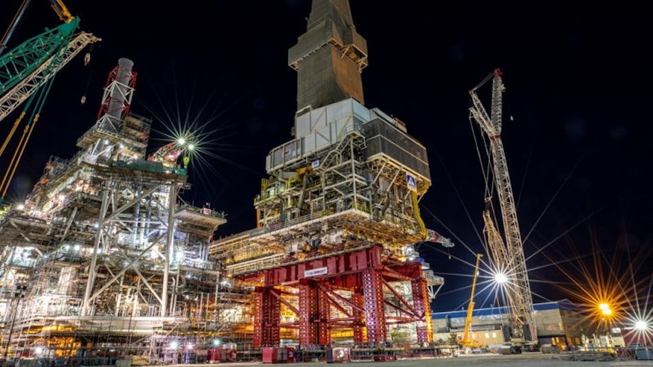 According to Mammoet, &apos;The combination of our powerful Mega Jack 800 with SPMTs and heavy skidding systems was perfect for the transport, lifting and integration of two drilling modules onto bp&apos;s Azeri Central East&apos;s topsides deck, currently under construction.&apos;
